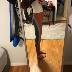 NEW Victoria Sport Leggings